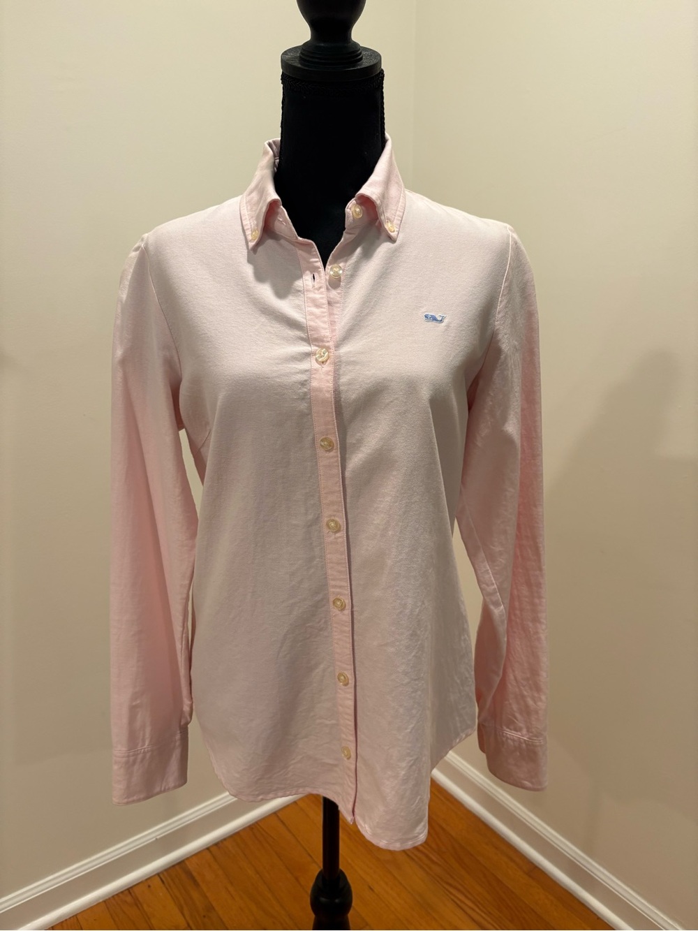 Vineyard Vines Light Pink Button-Down Shirt with Embroidered Whale